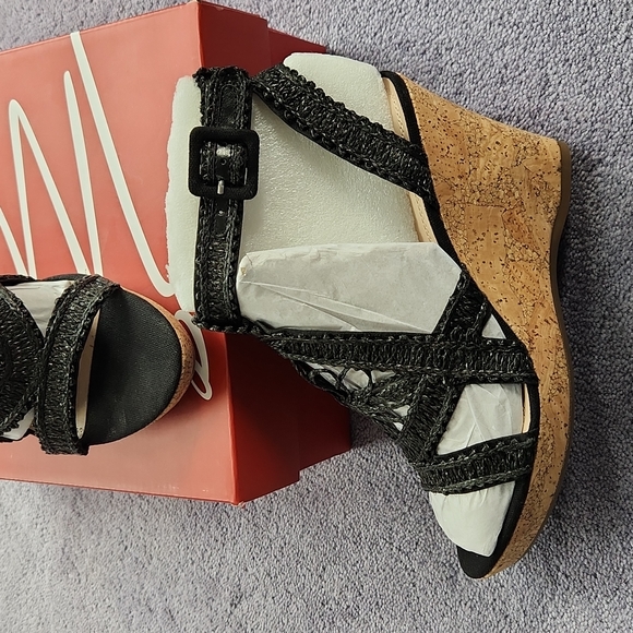 Impo cork and straw platform sandals.  Size 8. New without tags - Picture 2 of 4